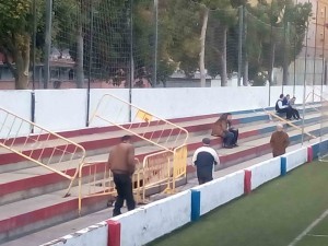 Foto gradas campo futbol 2_quart