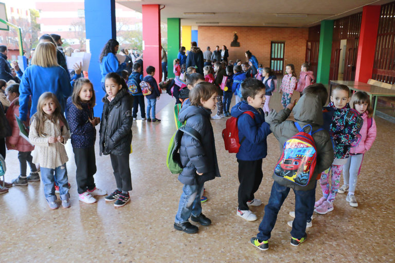 Villancicos, manualidades y teatro: ¡Da por comenzada la Escola de Nadal de Puçol!