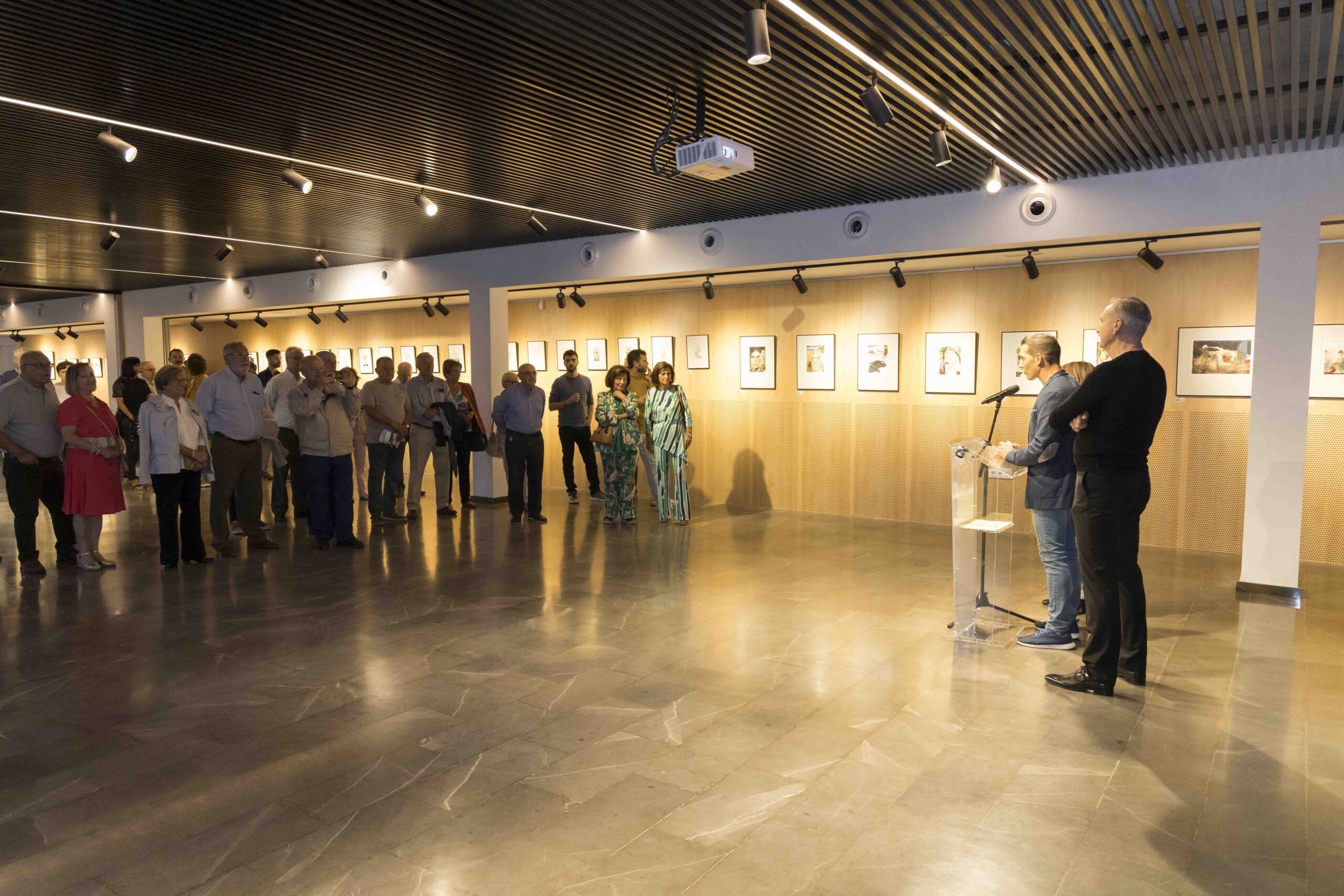 Picassent acull l'exposició «La rondalla dibuixada»