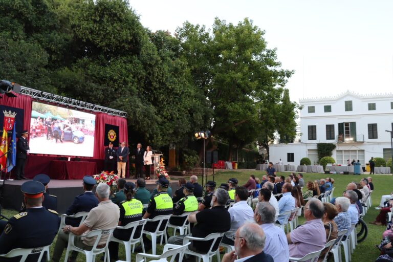 Torrent homenajea a la Policía Local